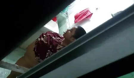 Vàng phim khong che nhat trên giường