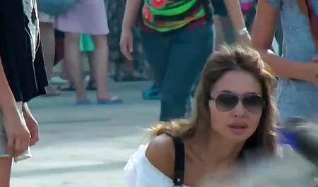 Sự đồi trụy người đàn ông trong phòng thay đồ sex khong che nhat ban đã mang vớ của phụ nữ.