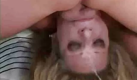 Alexandra là kết thúc vuốt ve âm hộ của cô. sex nhat ban ko che