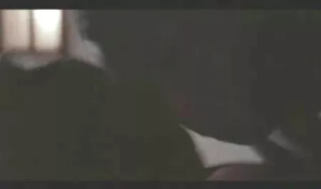 Ba bồn chồn đen sex nhật bản không che tàn nhẫn chiến đấu chống lại Bà ở tất cả mở đường nứt